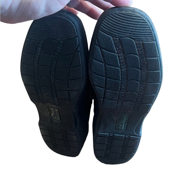 L.L. Bean black quilted gore-tex lined winter zip up boots - Picture 7 of 8